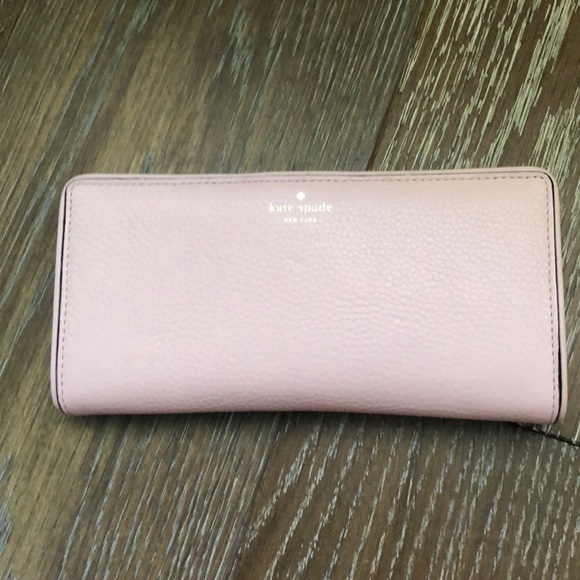 kate spade Handbags - Kate Spade Pink Continental Wallet kate spade Handbags - Kate Spade Pink Continental Wallet